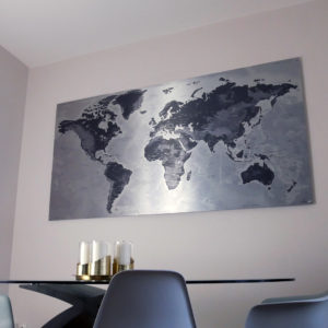 Mapa del Mundo metálico de aluminio pulido